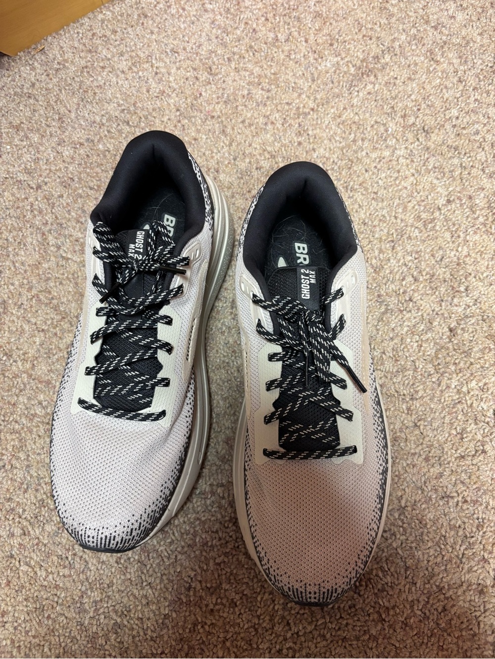 Brooks Men's White and Black Running Shoes